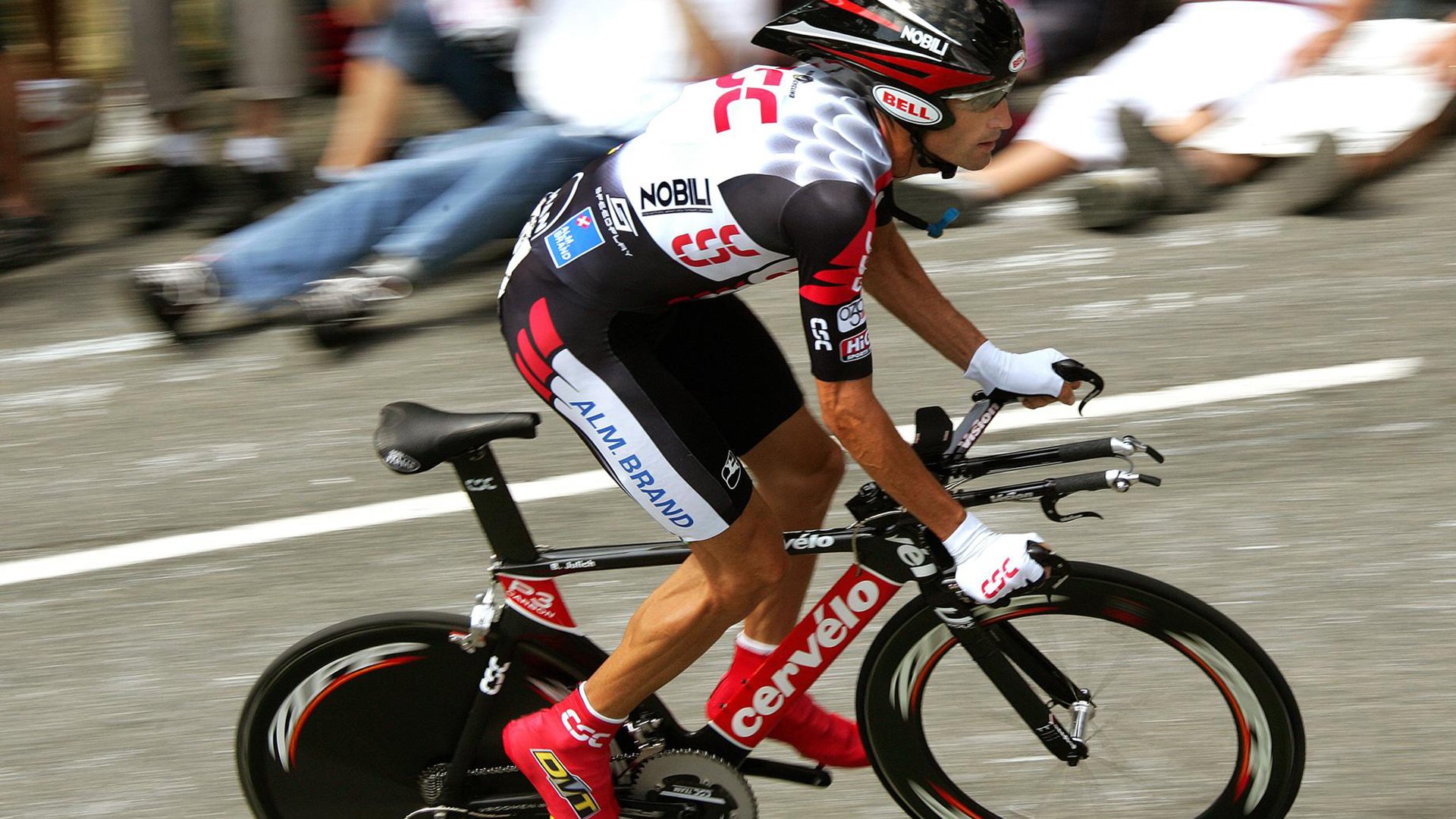 欧冠淘汰赛之夜，京多安一锤定音，从幕后到焦点的中场大师