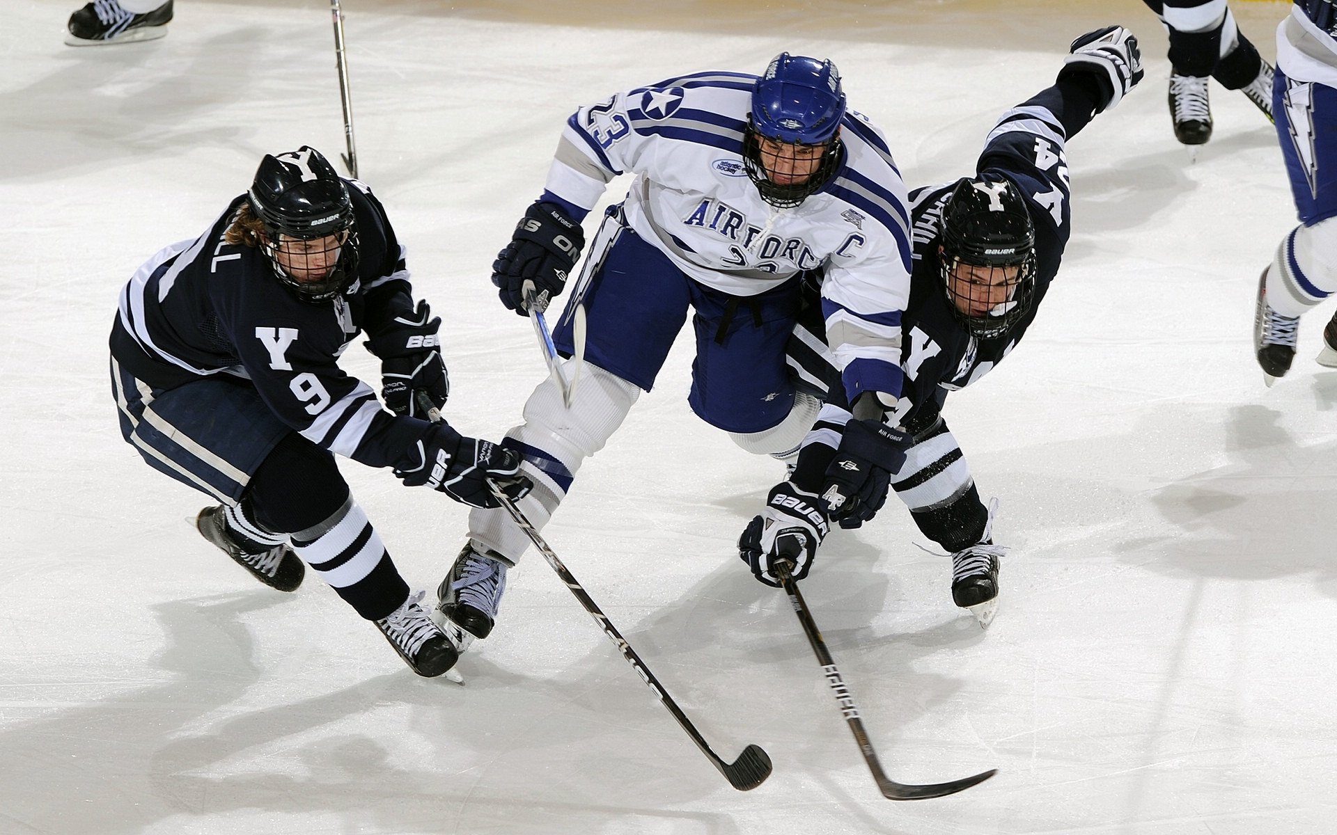德甲争冠战焦点战背后的非洲力量，喀麦隆强行终结哥斯达黎加的启示