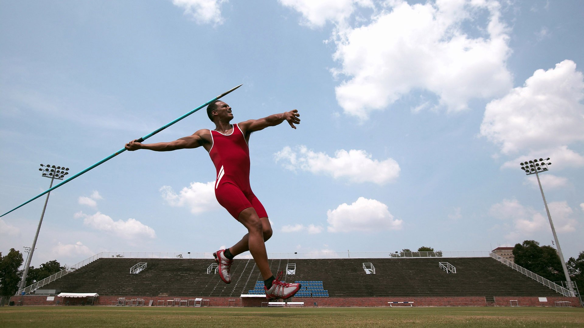 孤鹰展翅，霍勒迪决胜时刻的个人英雄主义，快船在悬崖边被带走